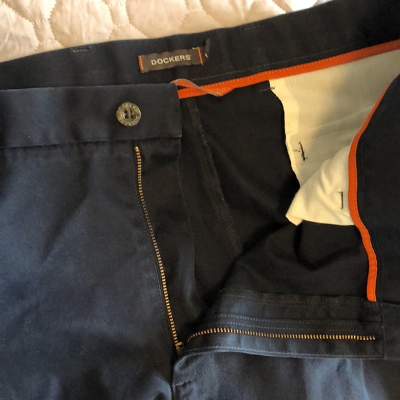 Navy Dockers pants - Picture 2 of 4